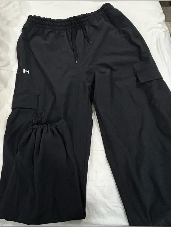 Under Armour Black Cargo Jogger Pants Women’s XL Lightweight Athletic Streetwear - Picture 3 of 6